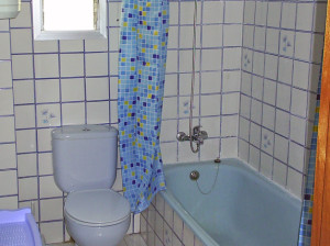 val_accommodation_shared_apartment-bathroom